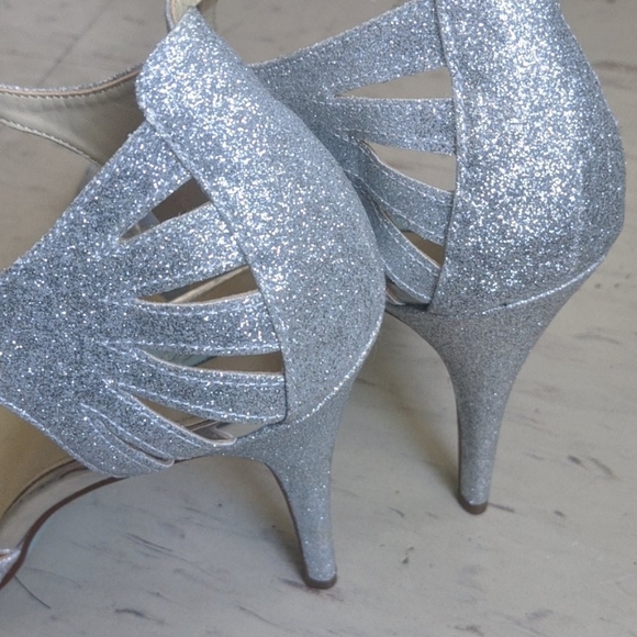 Blue by Betsey Johnson 'Tee' Sandal - Picture 5 of 6